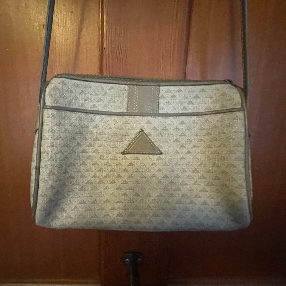 Iconic 1984 Vintage Liz Claiborne Beige and Taupe Triangle-Pattern Crossbody.